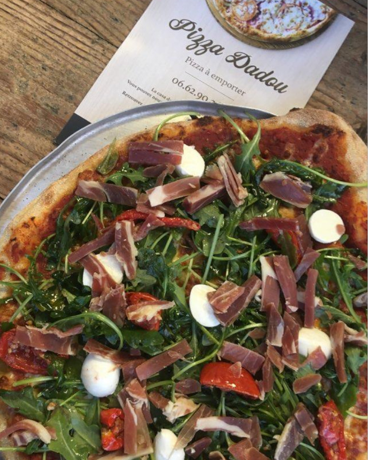 Pizza généreuse